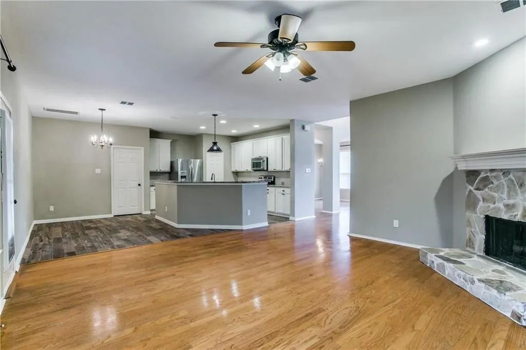 208 N Arbor Ridge Drive