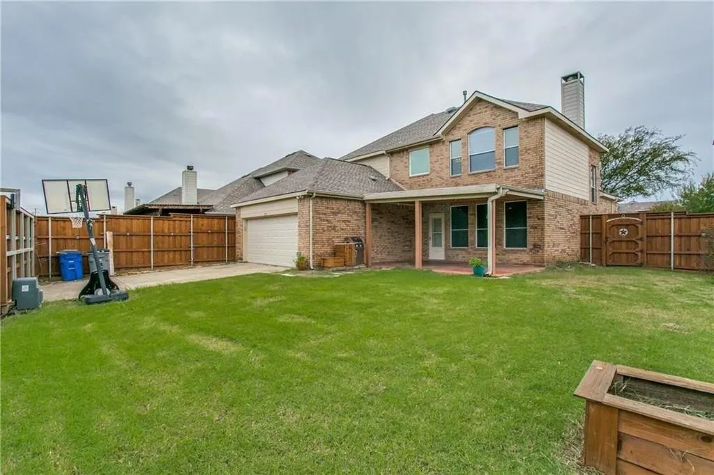 208 N Arbor Ridge Drive