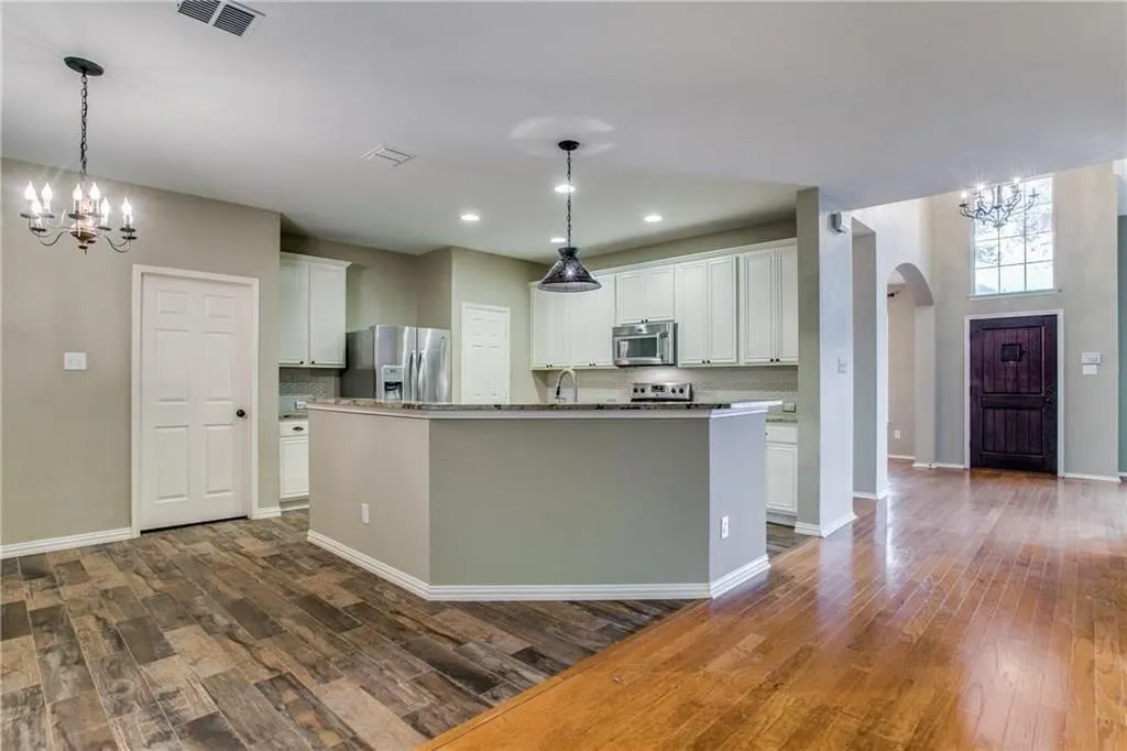 208 N Arbor Ridge Drive