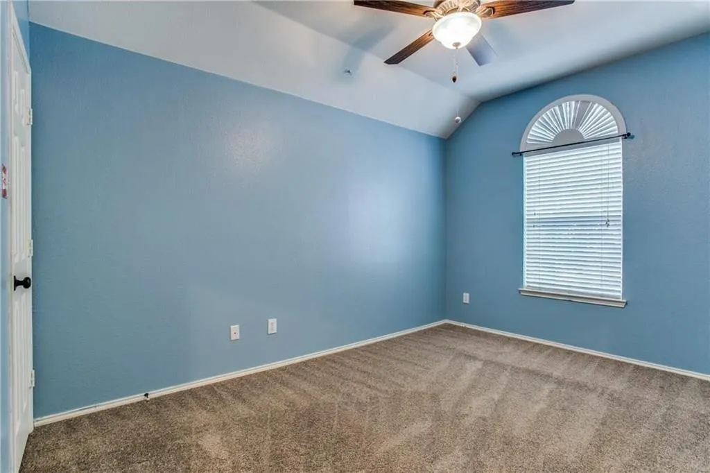 208 N Arbor Ridge Drive