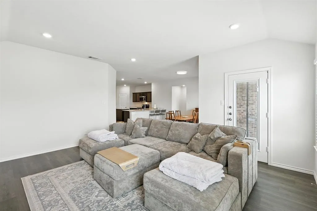 2116 Rosemary Way