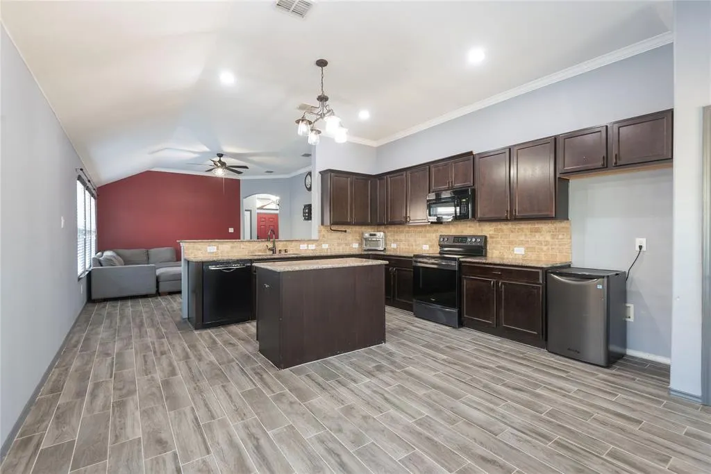 8309 Black Hills Trail