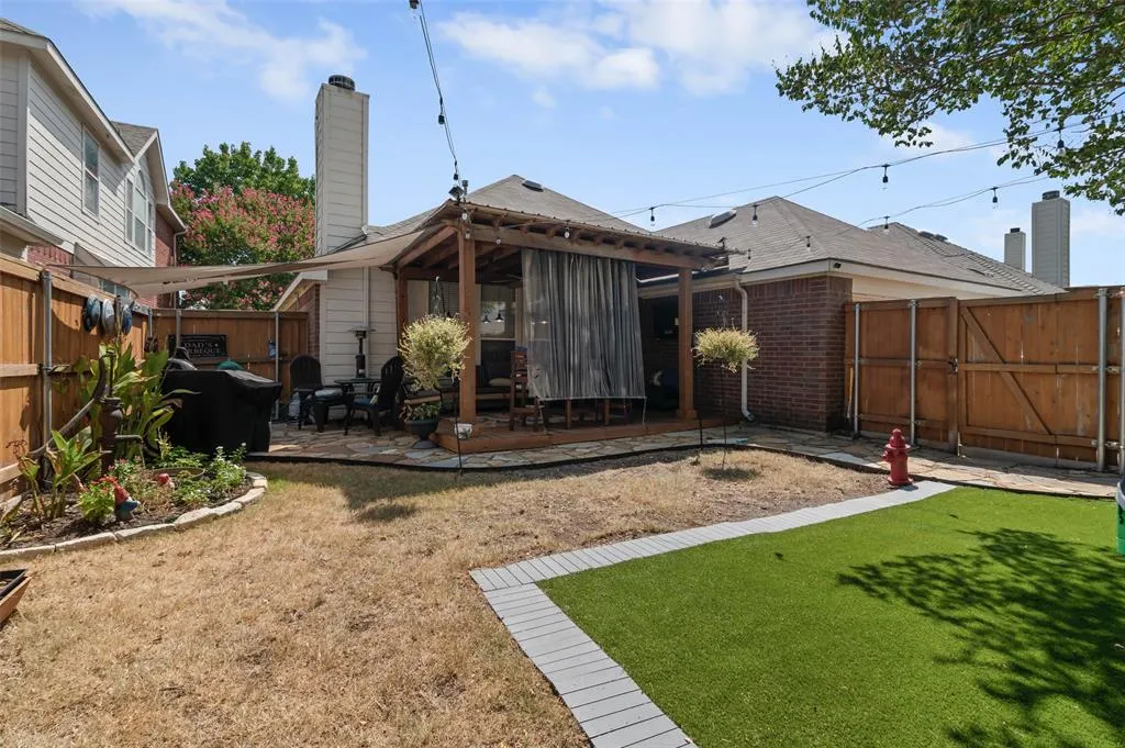 307 Trailwood Drive