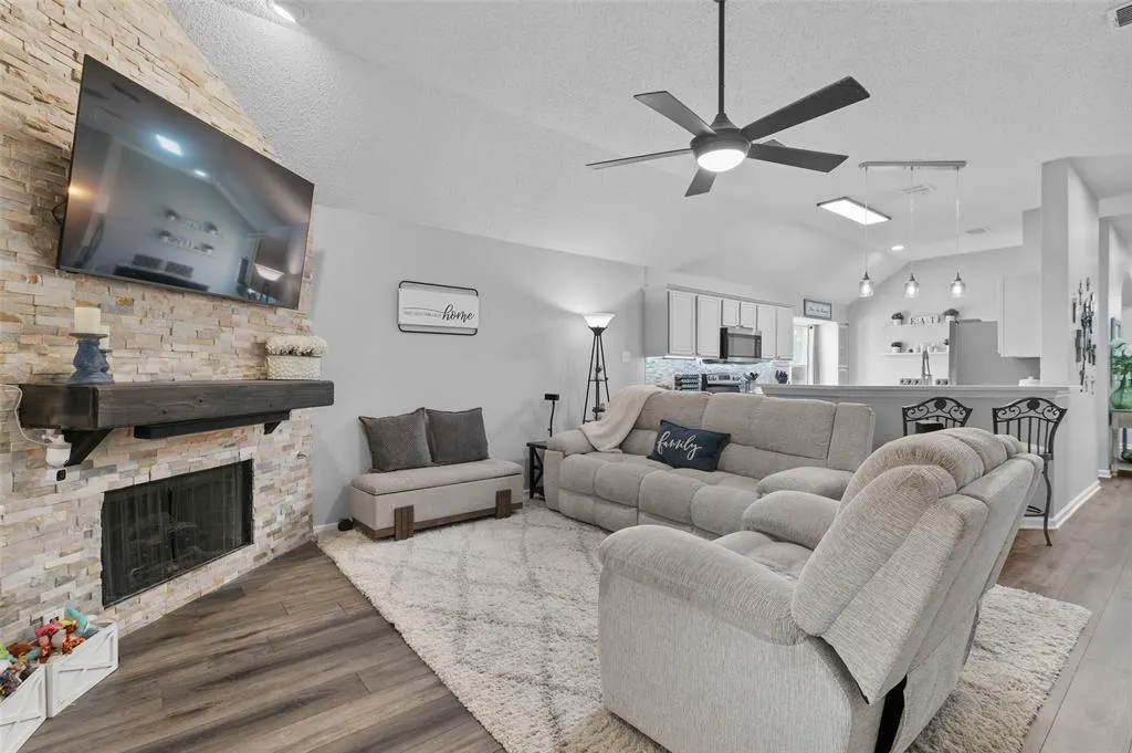 307 Trailwood Drive