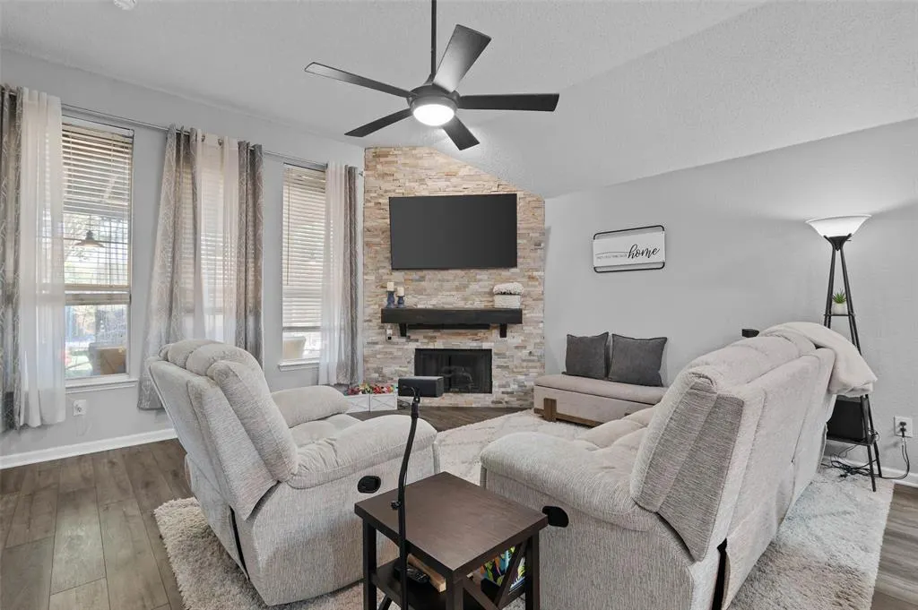 307 Trailwood Drive