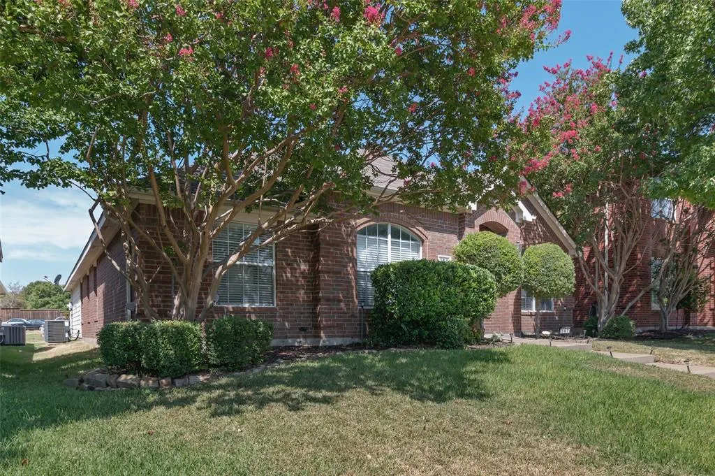 307 Trailwood Drive