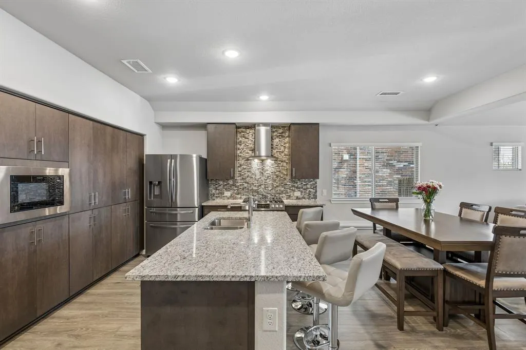 1105 Mapleton Drive