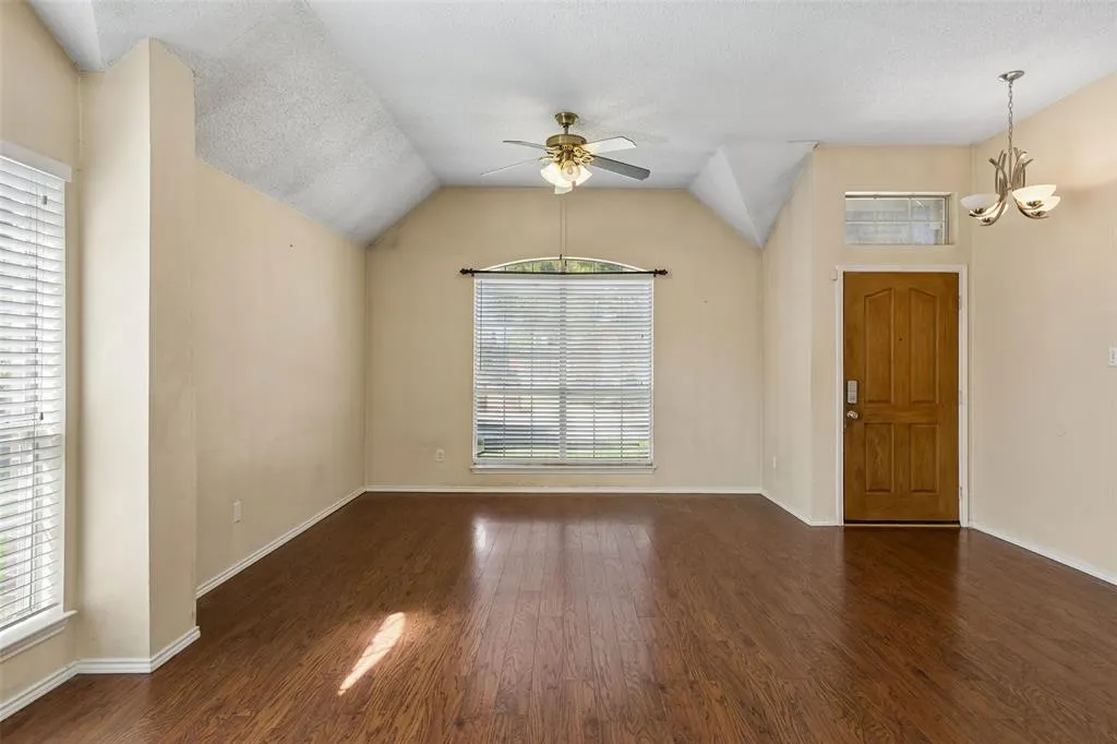 728 Lauren Way
