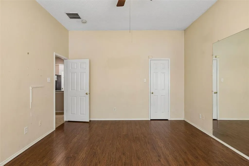 728 Lauren Way