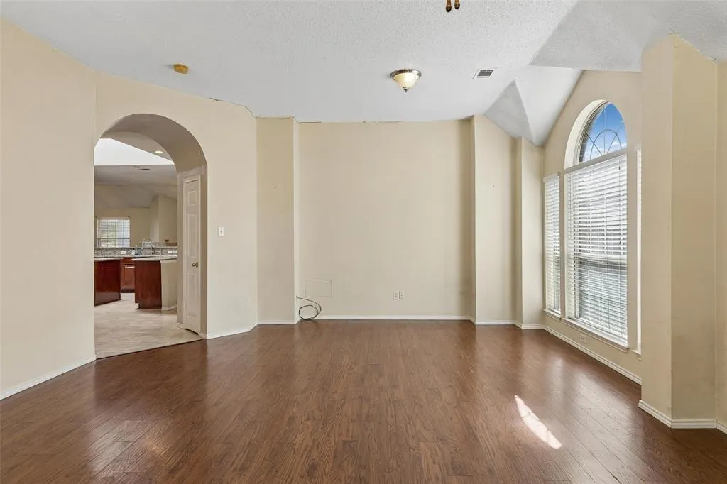 728 Lauren Way