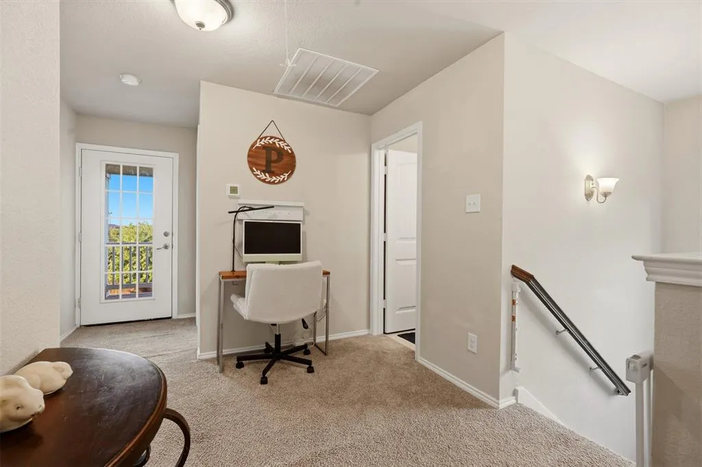 1516 Ellis Lane