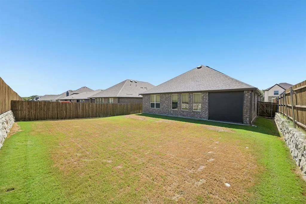 1612 Elle Lane