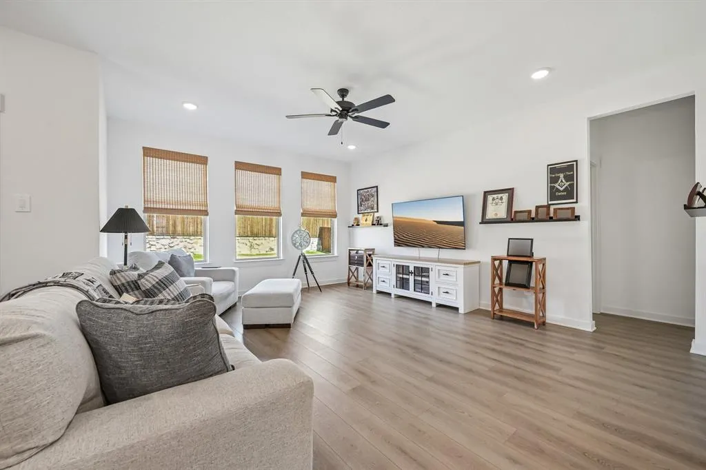 1612 Elle Lane