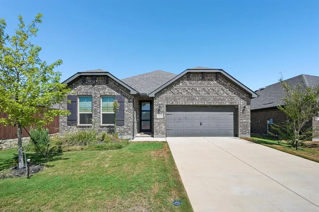 1612 Elle Lane