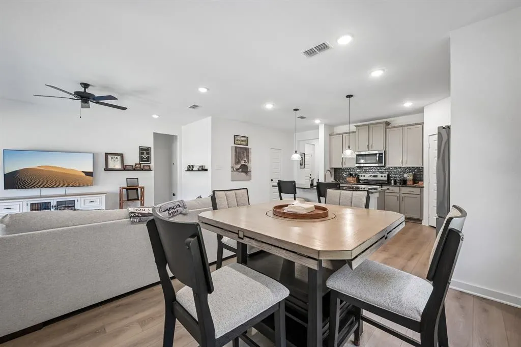 1612 Elle Lane