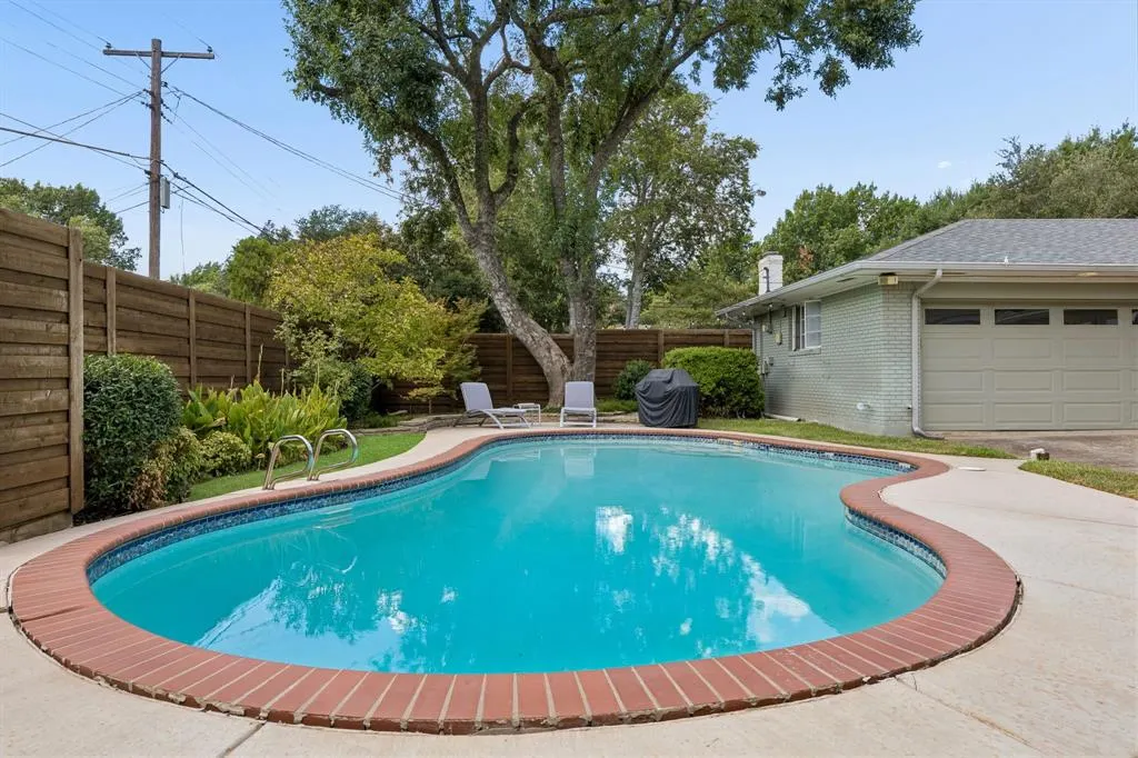 1209 Spruce Drive