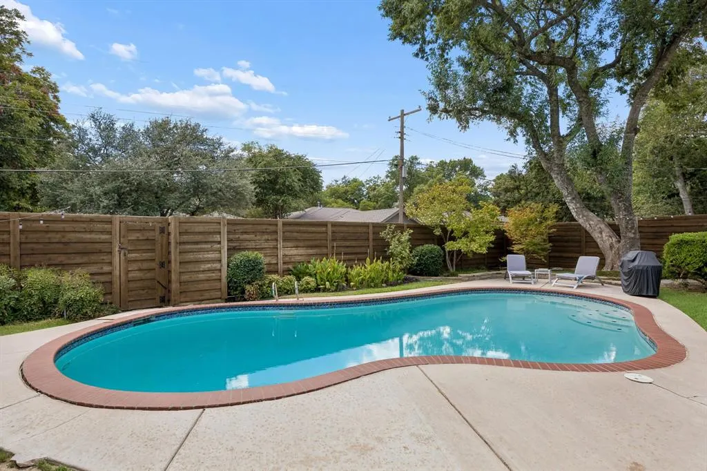 1209 Spruce Drive