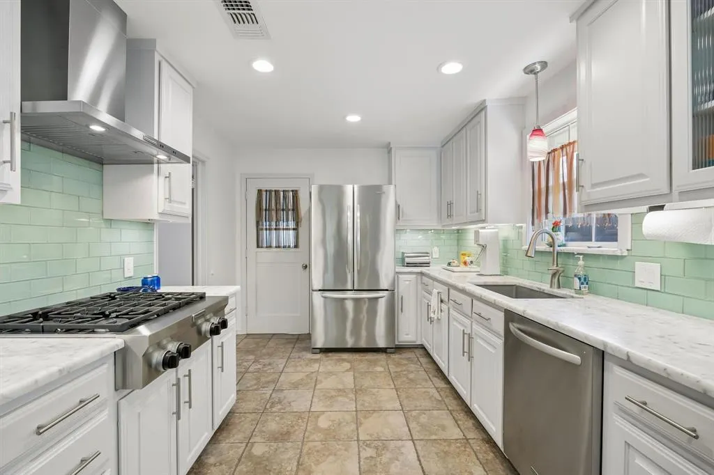 1209 Spruce Drive