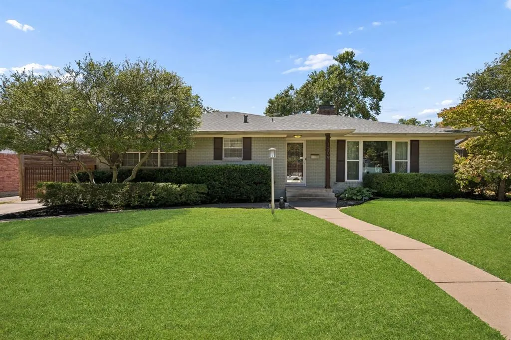 1209 Spruce Drive