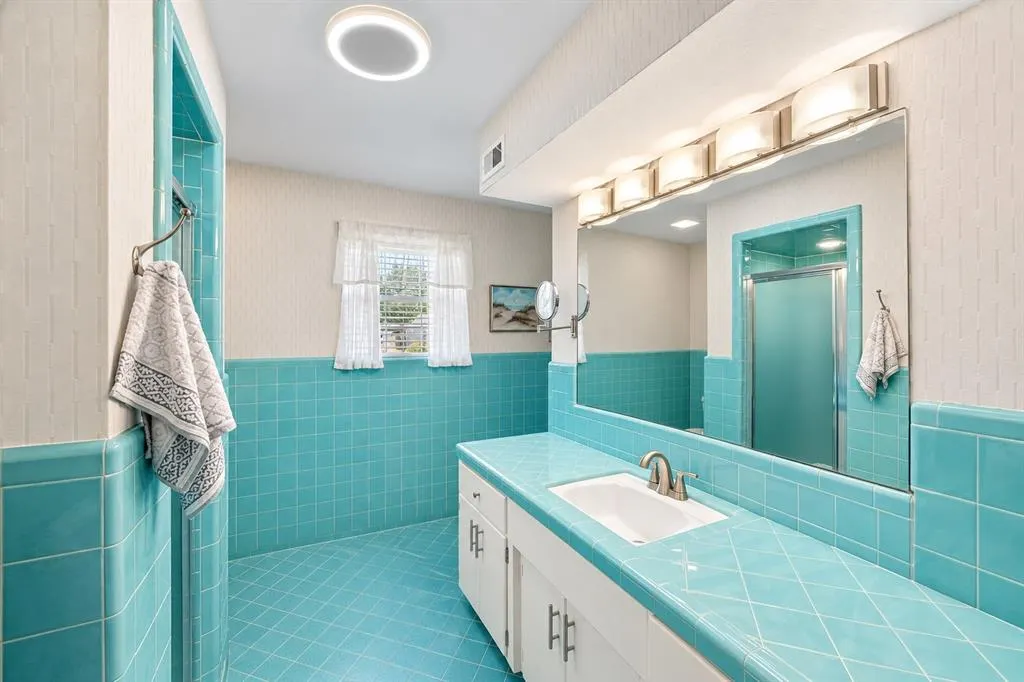 1209 Spruce Drive