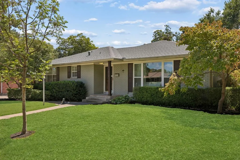 1209 Spruce Drive