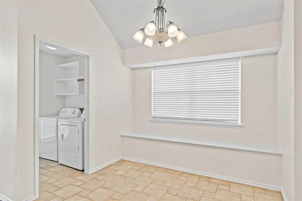 1526 Sugar Bush Trail