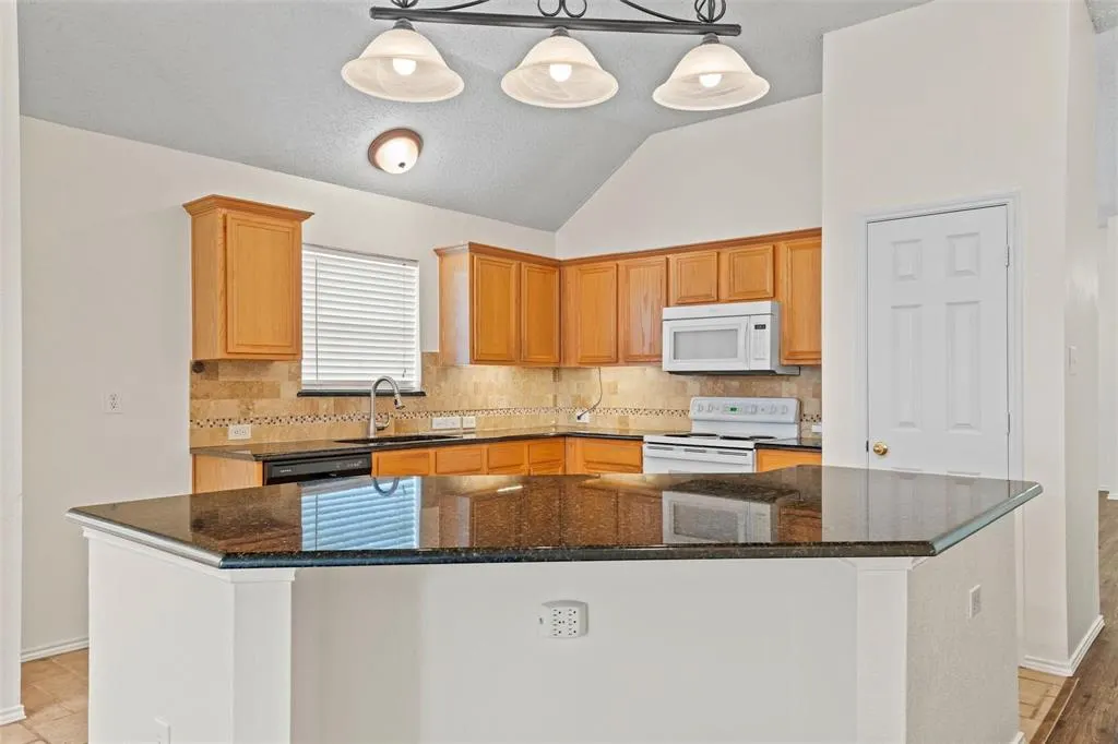 1526 Sugar Bush Trail