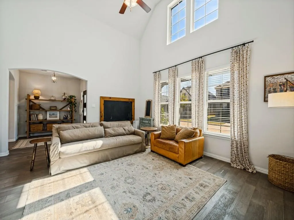 2076 Barx Drive