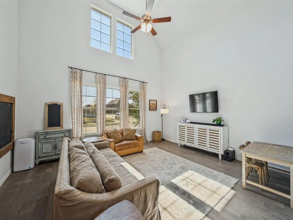 2076 Barx Drive