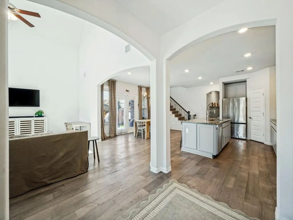 2076 Barx Drive