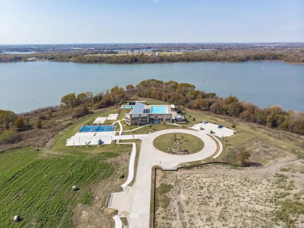 2076 Barx Drive