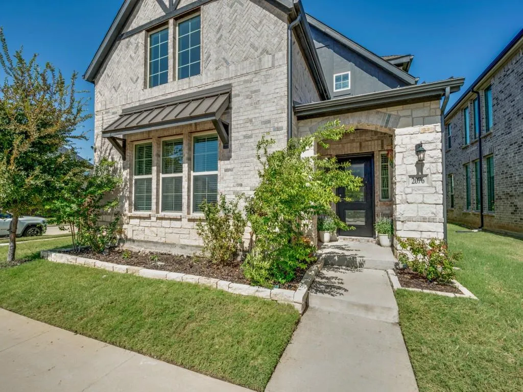 2076 Barx Drive