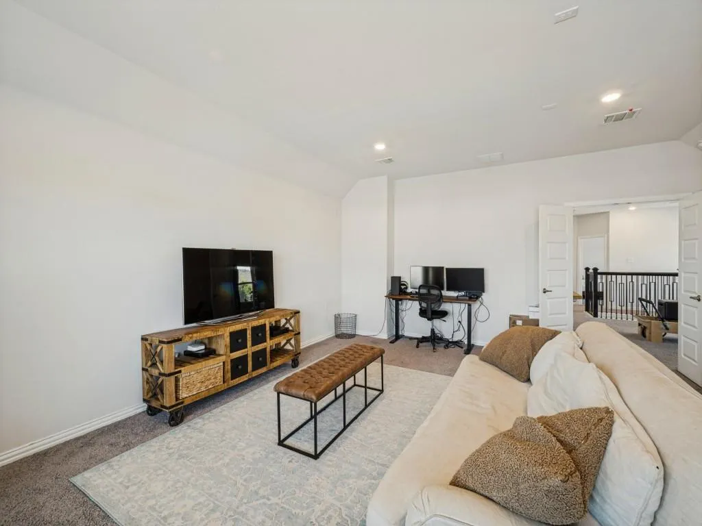 2076 Barx Drive