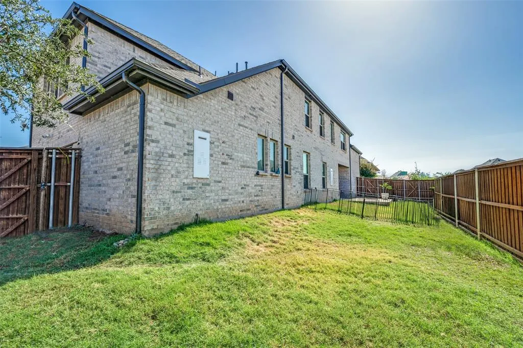 2076 Barx Drive