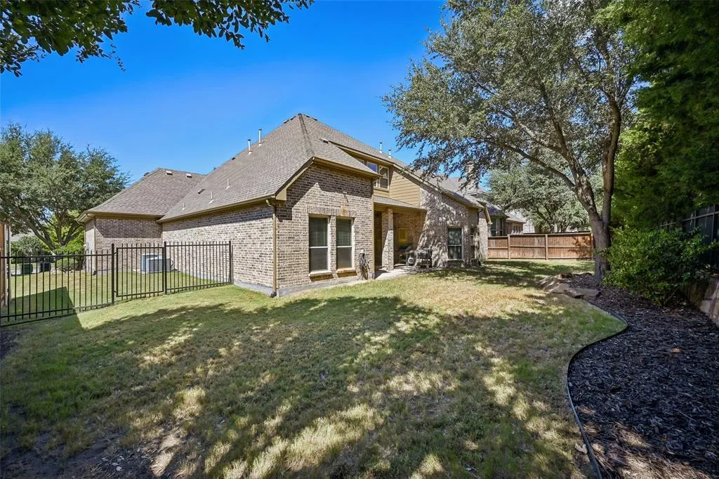 840 Butchart Drive