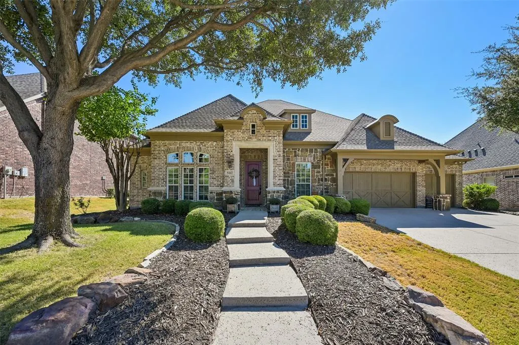 840 Butchart Drive
