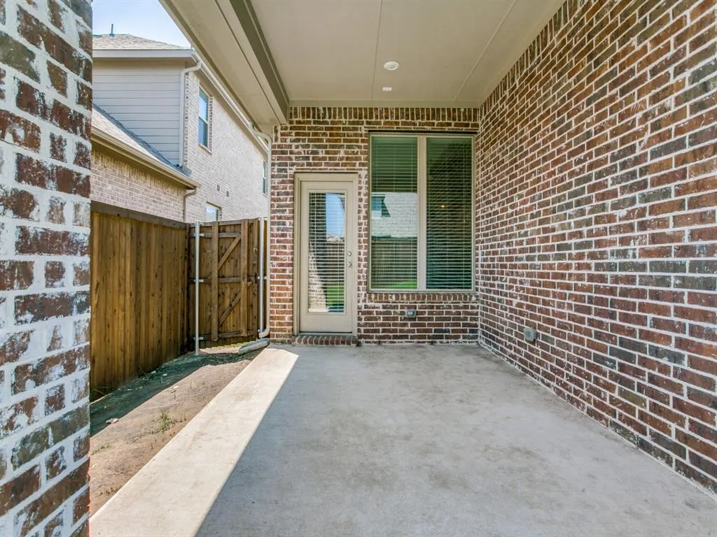 2215 Yorktown Drive