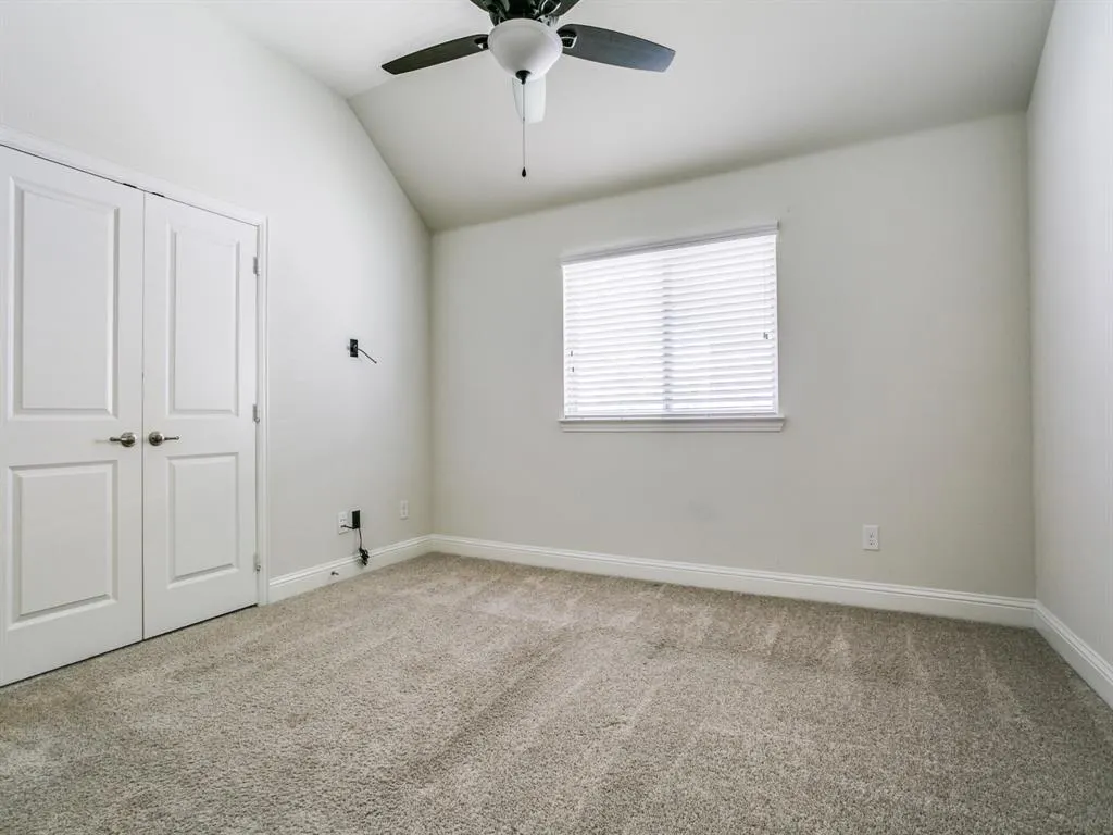 2215 Yorktown Drive