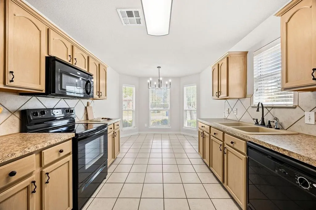 3819 Wolf Creek Lane