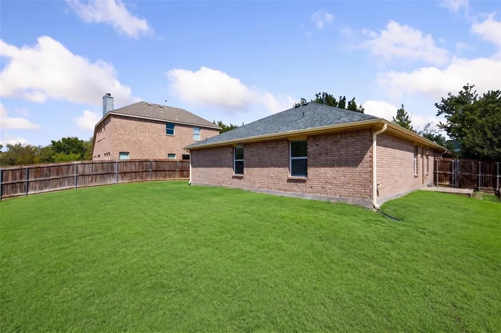 3819 Wolf Creek Lane