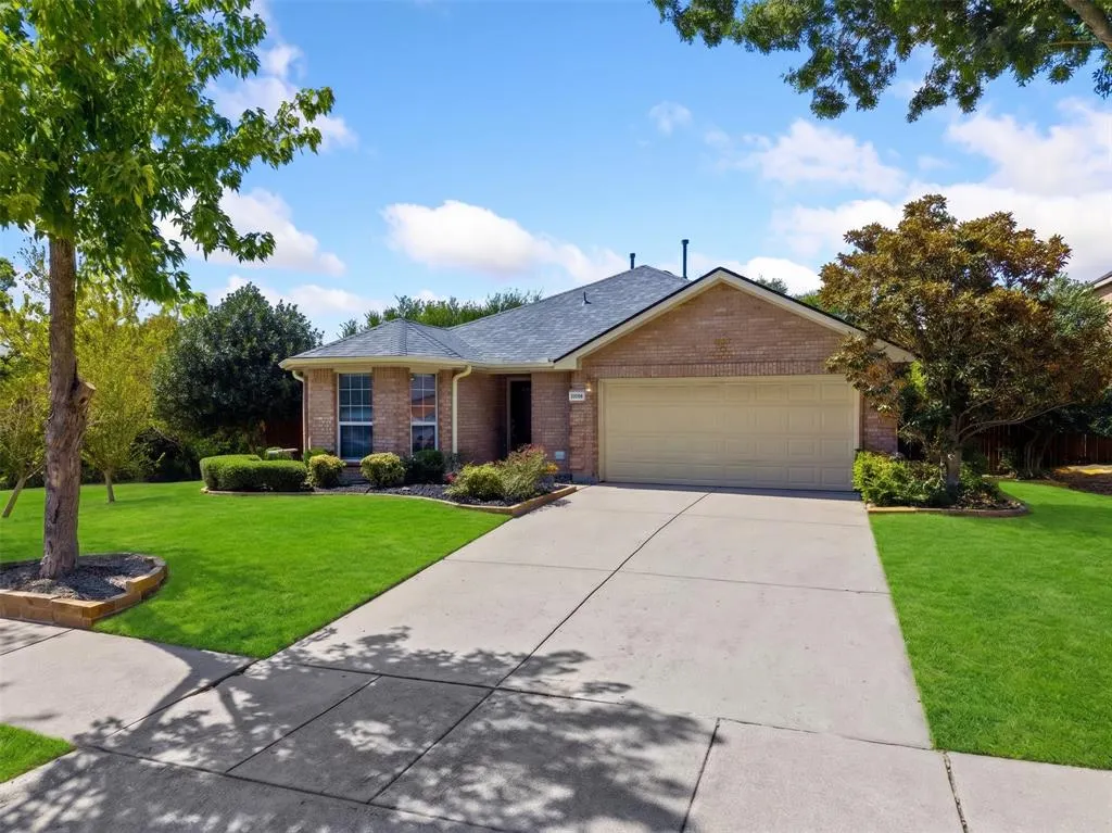 3819 Wolf Creek Lane