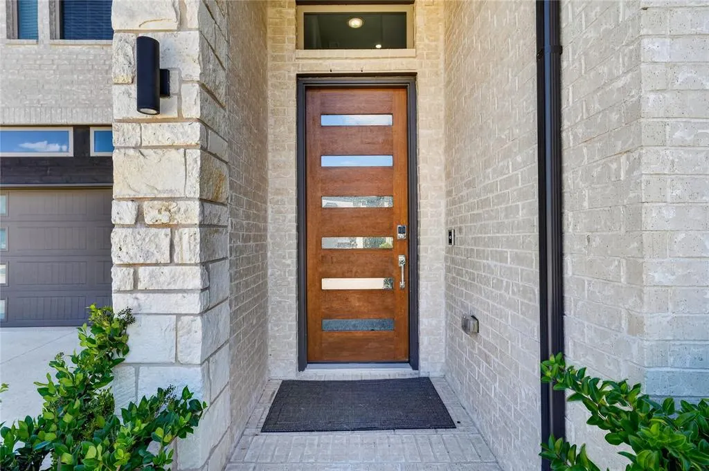 853 Calusa Drive