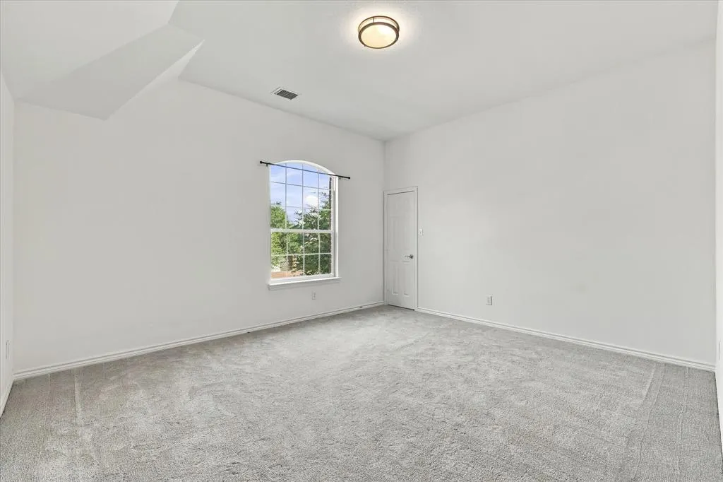 1329 Bateman Lane