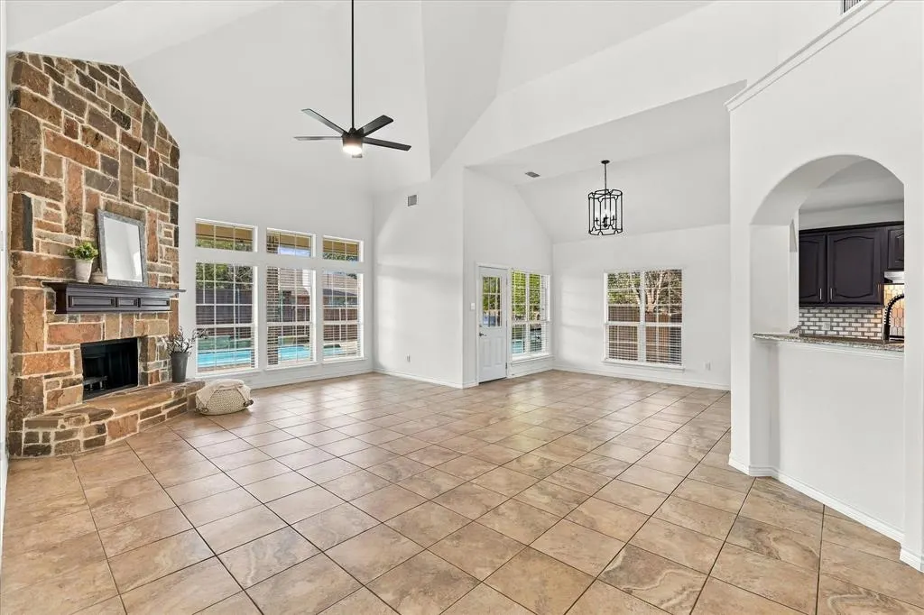 1329 Bateman Lane