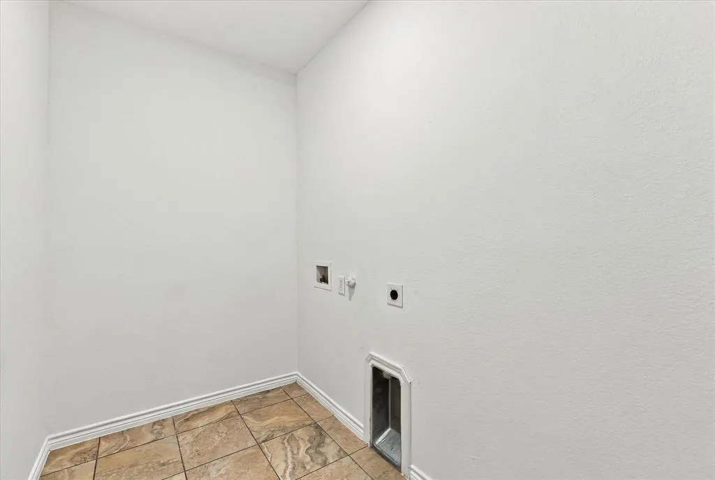 1329 Bateman Lane