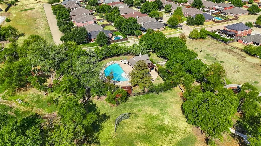 1329 Bateman Lane