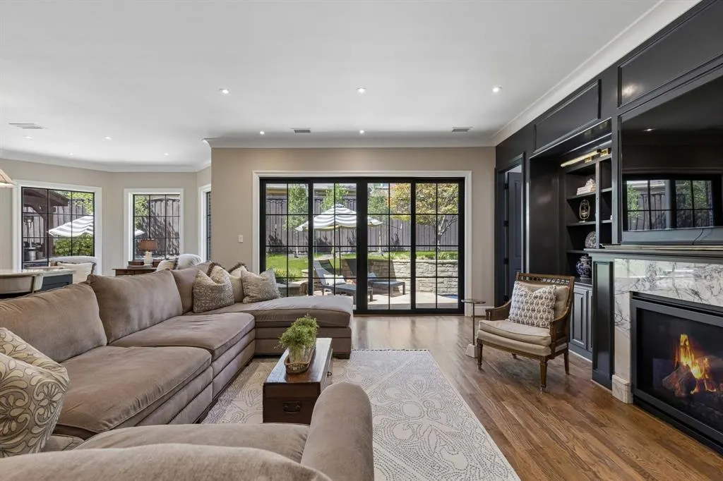 8511 Groveland Drive