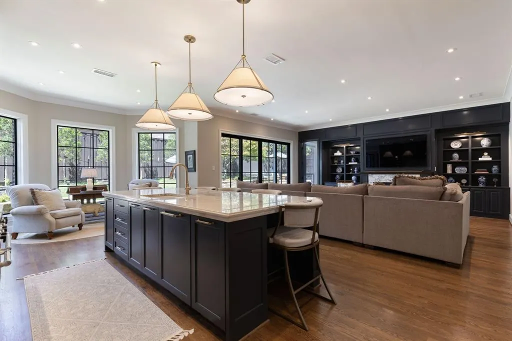 8511 Groveland Drive