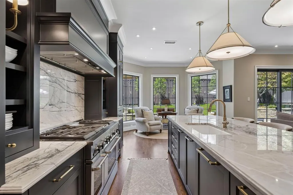 8511 Groveland Drive
