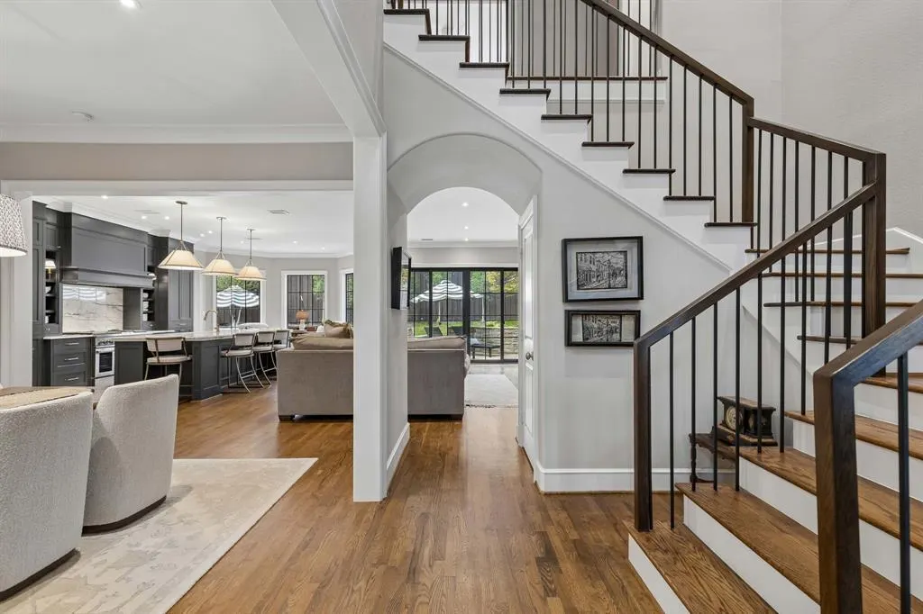 8511 Groveland Drive
